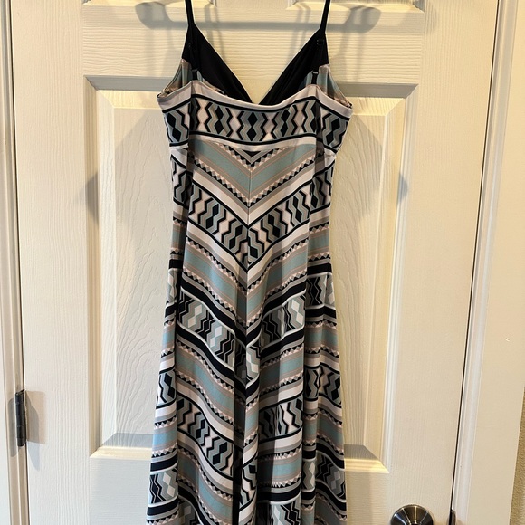 BCBG MAXAZRIA XS Strappy Tribal Chevron Sundress - Picture 2 of 7